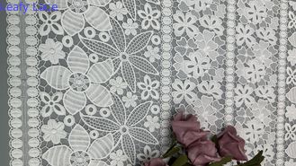 Weißes Blumenspitzengewebe, Eyeline-Gewebe, geschmückt, weich und elegant zum Anziehen