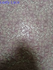 Rosa Blumenlaser schnitt 125CM gesticktes Spitze-Gewebe für das Kleid der Frauen