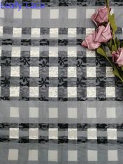 Die gestreifte Plaid-Muster-Stickerei schnüren sich kariertes Druckgewebe