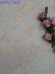 Das Schnüren schnüren sich Polyester 100% gesticktes Kleidergewebe