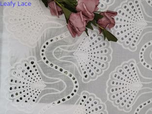 Weiße Brautspitze-Shell Pattern Embroidered Eyelet Fabric-Baumwolle 100%