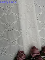 Buchstabe-Muster-Spitze stickte Ösen-Gewebe-Baby-Kleiderstoff