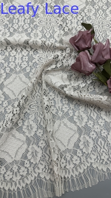 Blattbroderie Spitze Stoff Elegant Weiß Für Modenschau Kleid