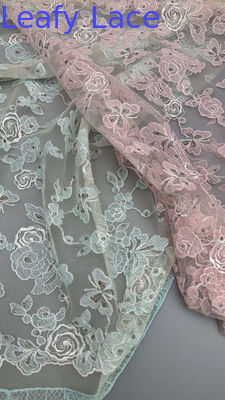 Blätterfarbene französische Broderierte Spitze Feingarne auf Weichnetz für Designer-inspirierte Abendkleidung