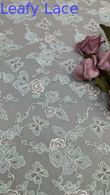 Blätterfarbene französische Broderierte Spitze Feingarne auf Weichnetz für Designer-inspirierte Abendkleidung