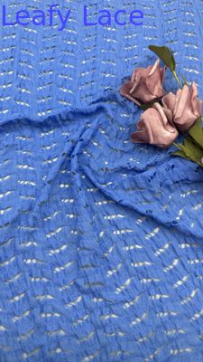 Hochwertiger blauer Spitzenstoff mit Hohlsaum-Effekt für künstlerische Hochzeits- und Abendkleider, Kleidung