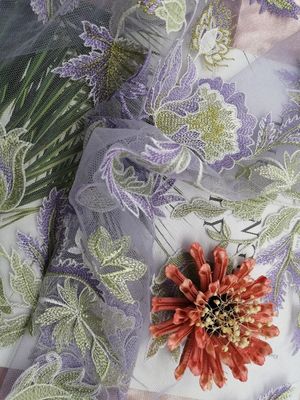 Farbiges gesticktes Spitze-Blumengewebe für Frauen-Kleid
