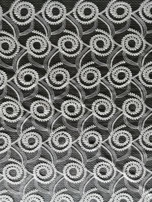 100 Yards weiße gestickte Spitzematt-Polyester-Gewebe