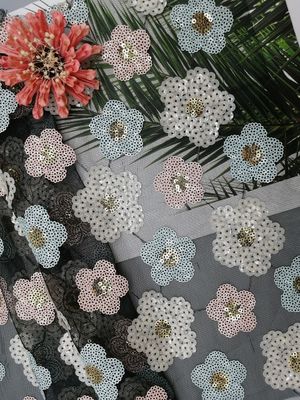 Gesticktes Paillette-Spitze-Blumengewebe