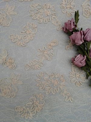 Das Schnüren schnüren sich Polyester 100% gesticktes Kleidergewebe