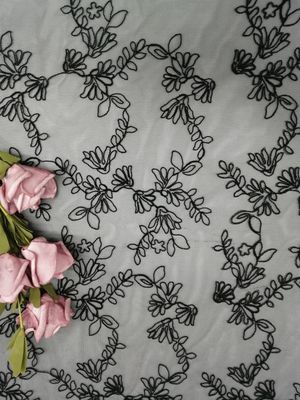 Schwarze Blume geschnürte Stickerei alle über Spitze-Gewebe-Silber-Tulle-Masche