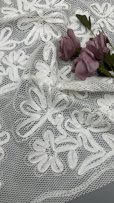 100% Baumwollblatt-Schnurspitzen-Gewebe Broderierte Spitzen-Gewebe Elegant für Kleidung